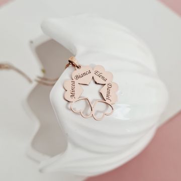 Lantisor personalizat - O stea intre inimi - Gravura 4 nume - Argint 925 pacat cu Aur Roz 18K