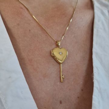 Medalion Cheia iubirii - Locket cu poze in interior - Argint 925 placat cu Aur Galben 18K si cristal Zirconia