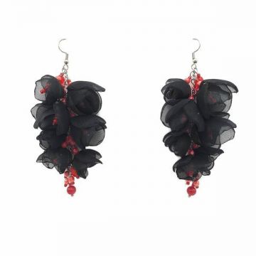 Cercei lungi stil ciorchine cu flori din voal, culoarea negru cu perle si cristale rosii, Corizmi, Black Chic Bouquet