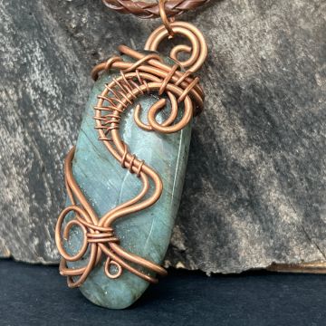 Colier pandantiv labradorit in cupru/artistic wire model 3