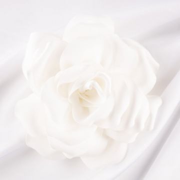 Brosa floare alba satinata cu diametru de 15 cm, cu clips pentru par