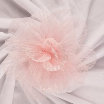 Brosa floare din organza creponata cu diametru de 20 cm, cu clips pentru par, roz deschis