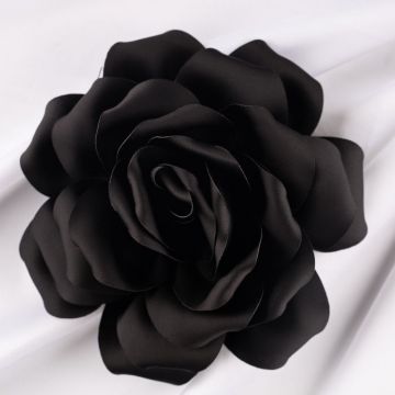 Brosa floare neagra satinata cu diametru de 15 cm, cu clips pentru par