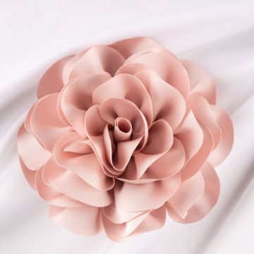 Brosa floare roz pal satinata cu diametru de 15 cm, cu clips pentru par