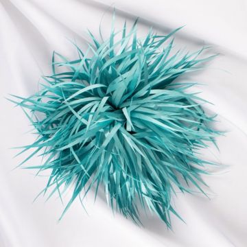 Brosa franjuri textil turcoaz usor satinata cu diametru de 15 cm, cu clips pentru par