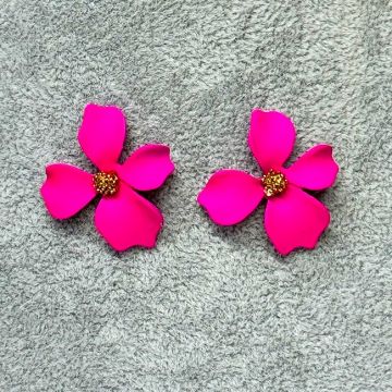 Cercei A Little Magic, cu design floral si prindere cu tija, Fucsia