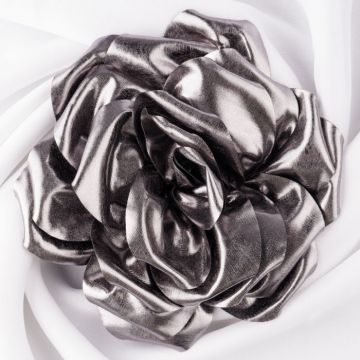 Brosa floare cu diametru de 15 cm, cu clips pentru par, argintiu metalizat