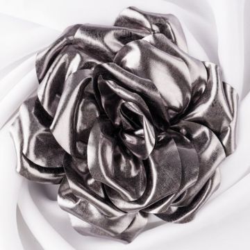 Brosa floare cu diametru de 15 cm, cu clips pentru par, argintiu metalizat