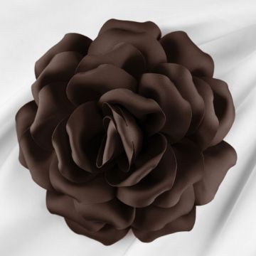 Brosa floare maro inchis cu diametru de 15 cm, cu clips pentru par