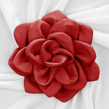 Brosa floare rosu inchis satinata cu diametru de 25 cm, cu clips pentru par