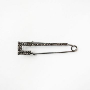Brosa metalica argintie cu pietricele gen marcasite argintii, tip ac cu forma patrata