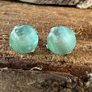 Cercei stud selenit verde 8 mm