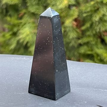 Obelisc onix negru model 2