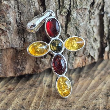 Pandantiv argint cu chihlimbar forma cruce Amber31