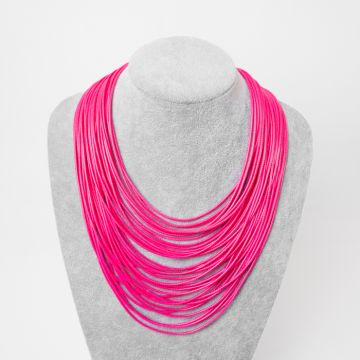 Colier fucsia cu multe siruri inegale