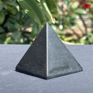 Piramida onix negru 4-5 cm