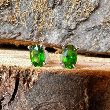 Cercei stud diopsid 4 * 6 mm din argint