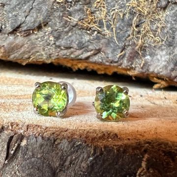 Cercei stud peridot 5 mm argint