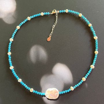 Colier howlit albastru cu perle Blue Silence #66