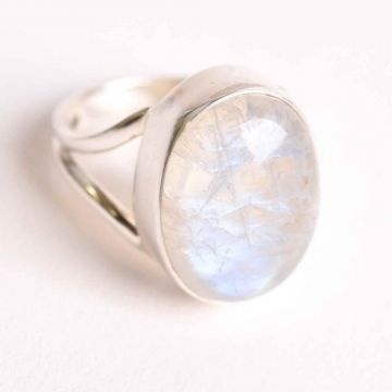Inel din argint 925 elegant cu Piatra Lunii 7.47 gr M 57   8,   Armonie emotionala si conexiune cu feminitatea