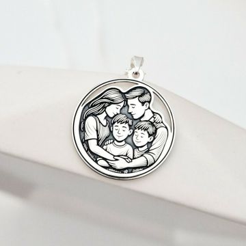 Lantisor cu medalion rotund - Familia mea - tata, mama si doi baieti - Argint 925 - Lant forzatina