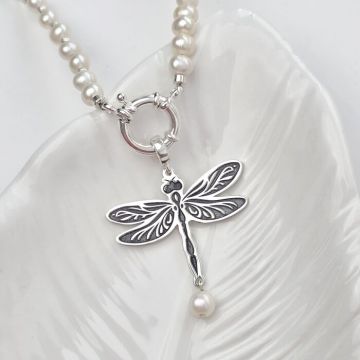 Lantisor cu Perle - pandantiv libelula - Model sirag de perle albe cu bilute si lantisor - Argint 925