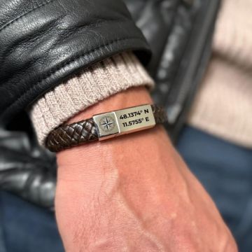 Bratara Piele Barbati Personalizata cu Gravura Text, Inchidere Magnetica Argintie, Inox