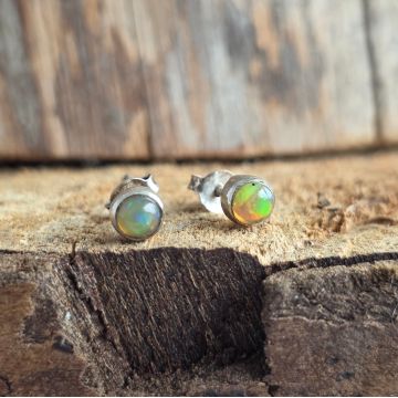 Cercei stud opal din argint Round | Model 3