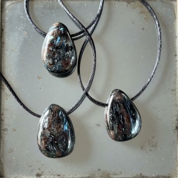 Colier pandantiv arfvedsonit DROP