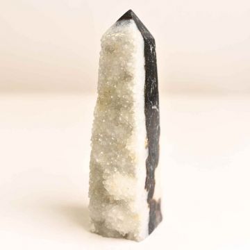 Turn din Jasp Zebra cu Druzy ,   Echilibru intre lumina si umbra