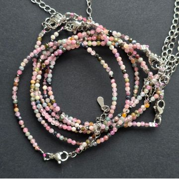 Bratara trumalina neagra & roz 2 mm reglabila