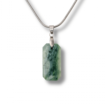 Colier cu Jad Verde Indonezian si Lant Titanium ,   Echilibru, Eleganta si Energie Pozitiva