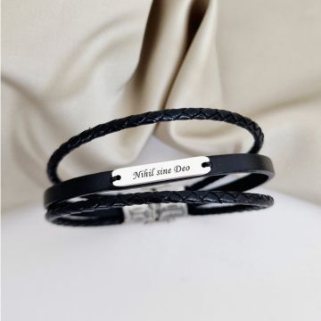 Bratara barbateasca cu 3 straturi de piele naturala neagra - Placuta cu gravura personalizata - Argint 925 - Inchizatoare clips inox