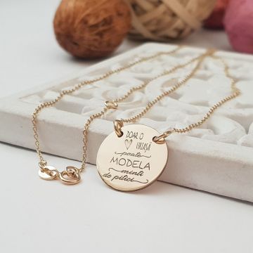 Lantisor personalizat - pandantiv banut 15 mm - Model educatoare/invatatoare - Aur Galben 14K