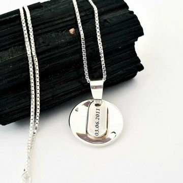 Lantisor personalizat - Pandantiv convex si placuta gravata - Argint 925