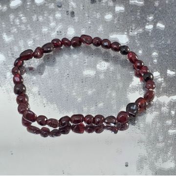 Bratara granat Tumble