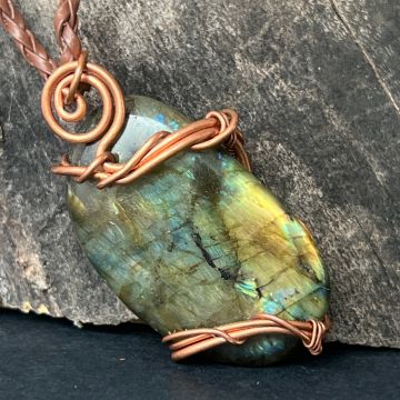 Colier pandantiv labradorit in cupru/artistic wire model 4
