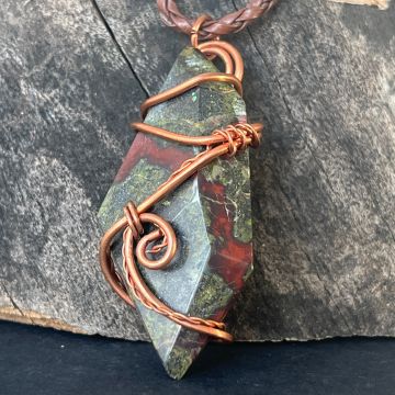 Colier pandantiv sangele dragonului in cupru/artistic wire m4