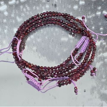 Bratara fatetata granat 3 mm snur reglabil