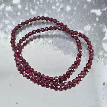 Bratara fatetata granat 4 mm