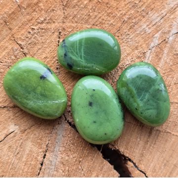 Cabochon jad verde nefrit rulat