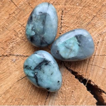 Cabochon smarald rulat