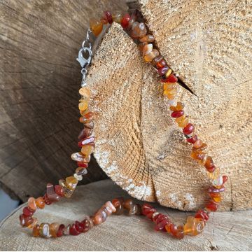 Colier chipsuri carneol