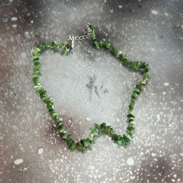 Colier chipsuri jad nefrit