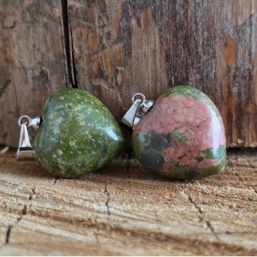 Pandantiv inima unakit model 2