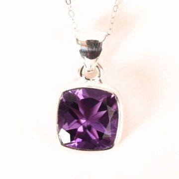 Colier Argint 925 cu Ametist Fatetat ,   Claritate, Protectie si Liniste Interioara