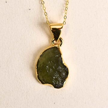 Colier argint 925 placat aur 18k cu Moldavit natural ,   accelerarea transformarii personale si spirituale ,   2.08 g