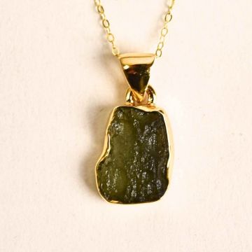 Colier argint 925 placat cu aur 18k cu moldavit natural 2,15 gr 15x10 mm ,   certificat gemologic