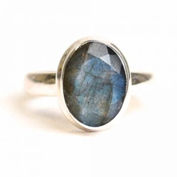 Inel argint 925 cu Labradorit fatetat oval ,   Lumina intuitiei interioare