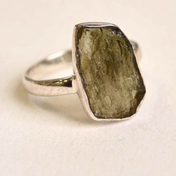 Inel argint 925 cu Moldavit natural brut Marime 53-54  (EU)   7 (US) ,   Piatra transformarii spirituale